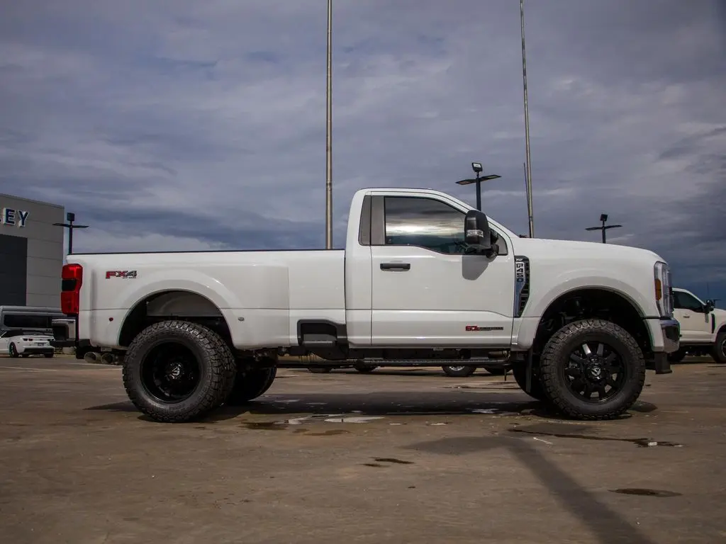 2025 Ford F-450 XLT photo 19