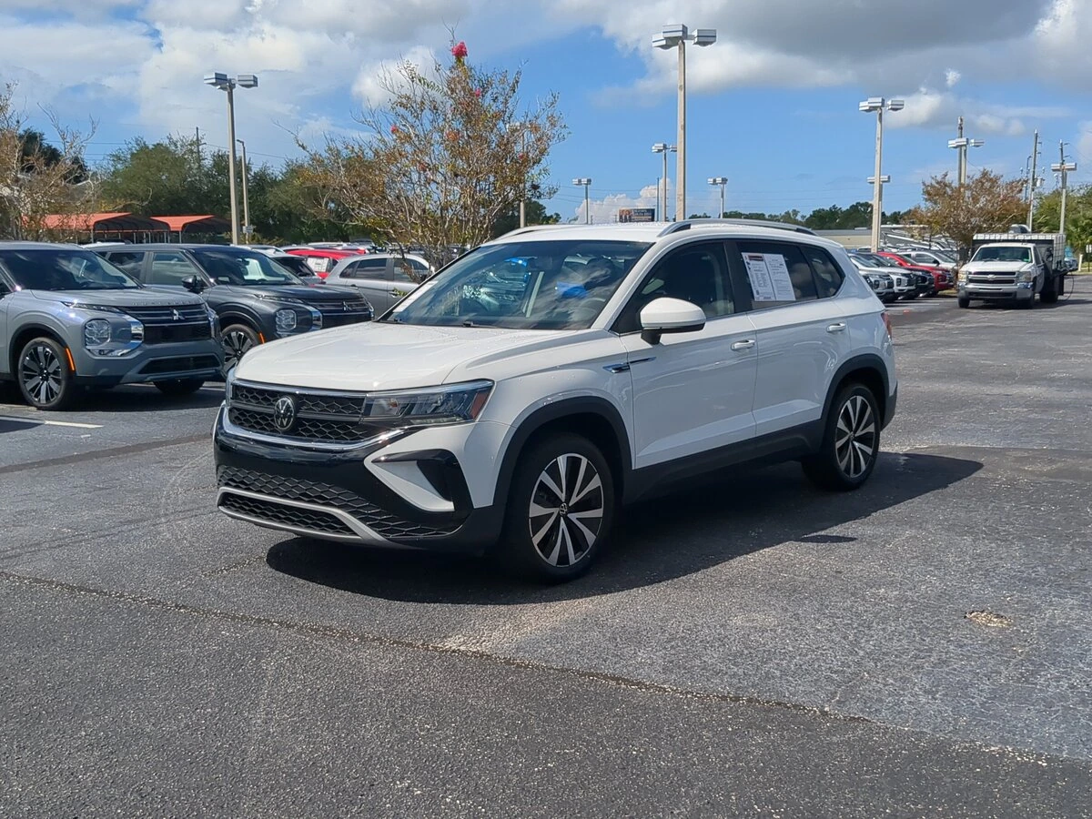 Used 2022 Volkswagen Taos SE with VIN 3VVRX7B2XNM093707 for sale in Seminole, FL