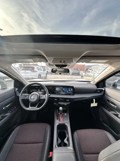 2026 Nissan Kicks SR photo 29