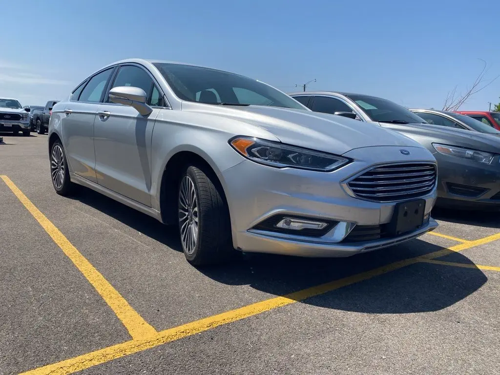 Used 2017 Ford Fusion SE with VIN 3FA6P0T95HR243529 for sale in Sterling, IL