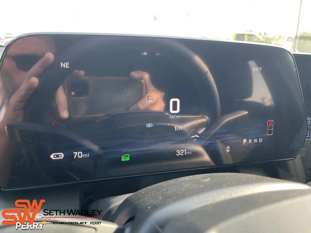 2025 Chevrolet Equinox EV RS - Photo 18
