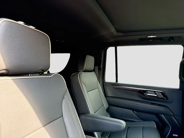 2025 Chevrolet Suburban Premier - Photo 34