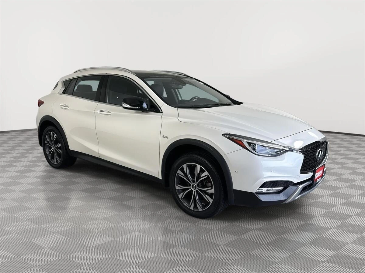 2018 INFINITI QX30 Premium