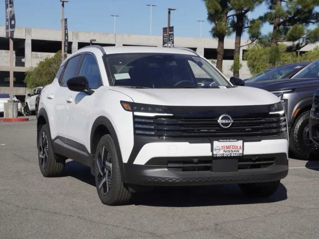 2026 Nissan KICKS SV's photo