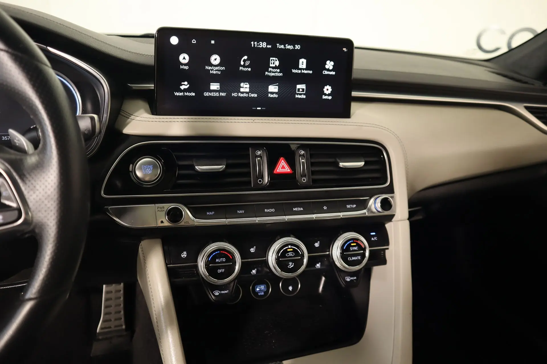 2023 Genesis G70 3.3T photo 5