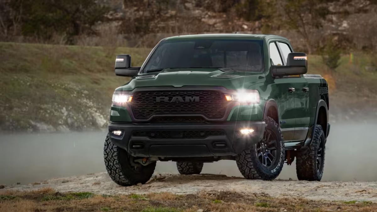 2026 RAM 1500 Exterior Driver Side Front Angle