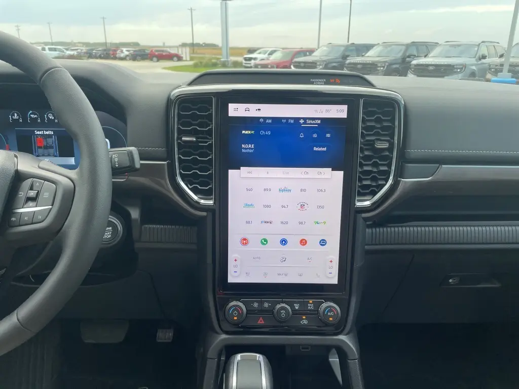 2025 Ford Ranger Lariat photo 16