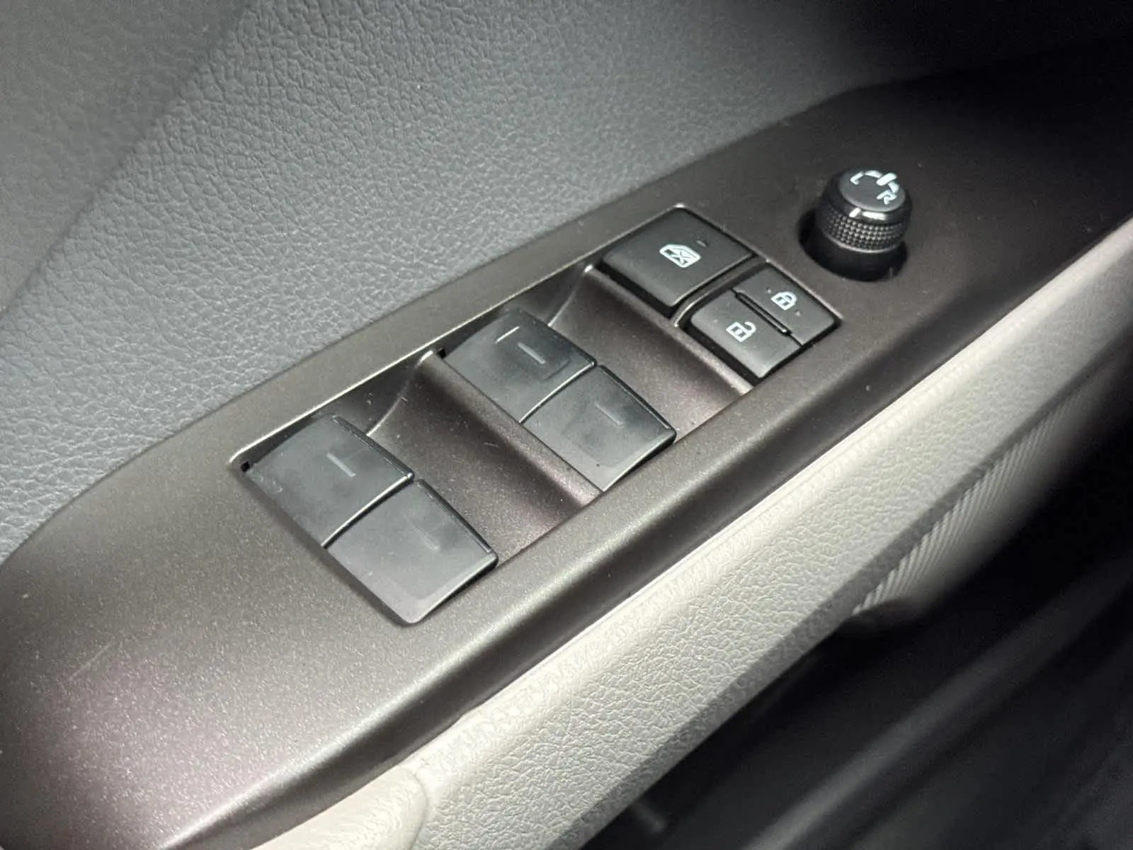 2024 Toyota Camry LE photo 22