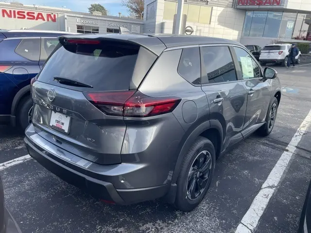 2026 Nissan Rogue SV photo 3