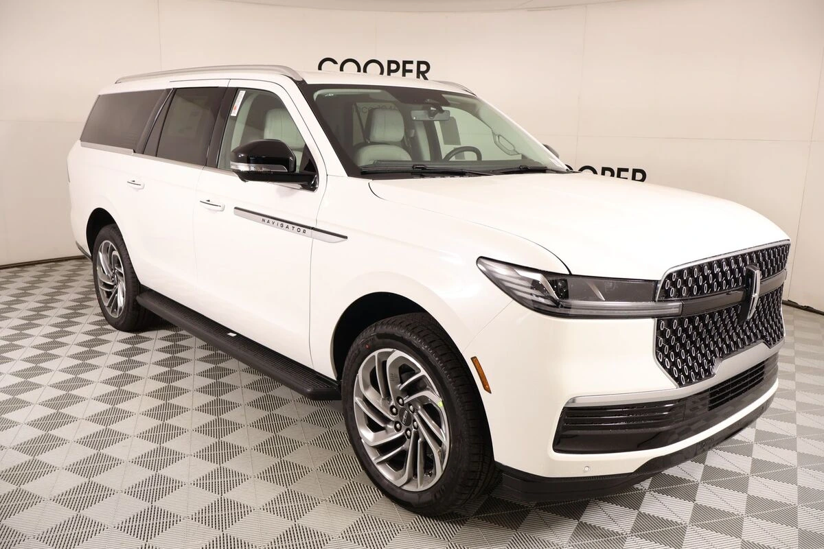 2026 Lincoln Navigator Premiere L 4WD's photo