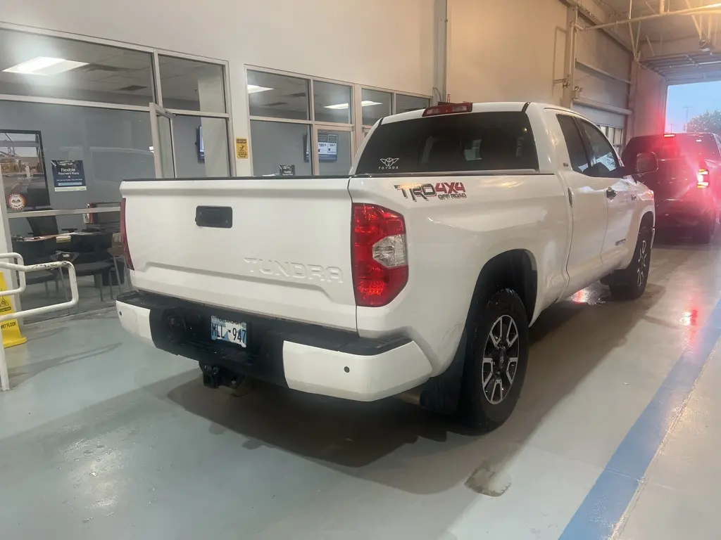 Used 2017 Toyota Tundra SR5 with VIN 5TFUY5F1XHX648150 for sale in Tulsa, OK