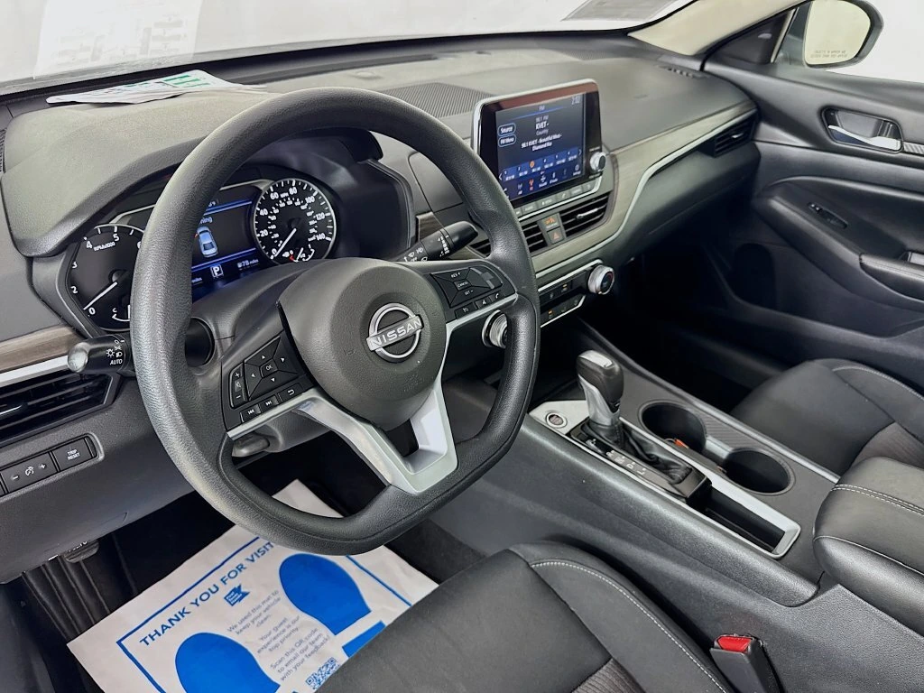 2025 Nissan Altima SV - Photo 9