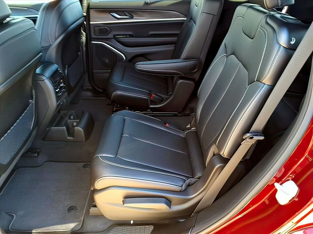 2025 Jeep Grand Cherokee L Limited - Photo 18