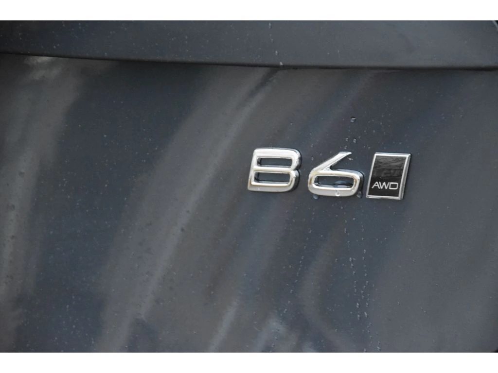 2026 Volvo - image 28