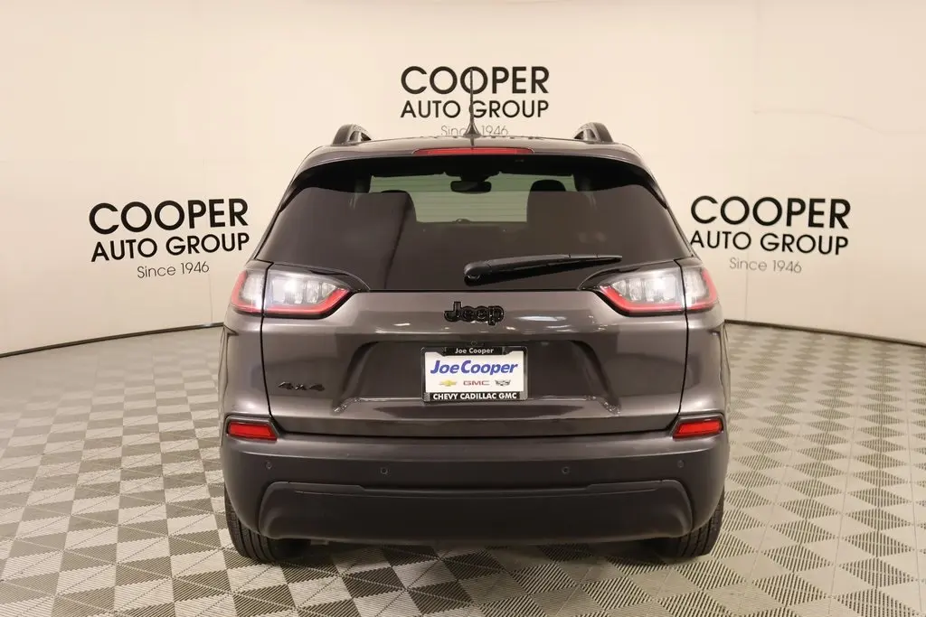 2023 Jeep Cherokee Altitude photo 11