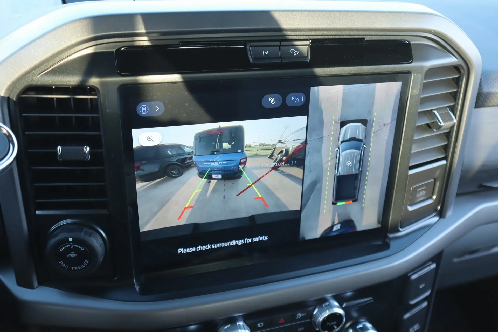 2025 Ford F-150 XLT photo 2