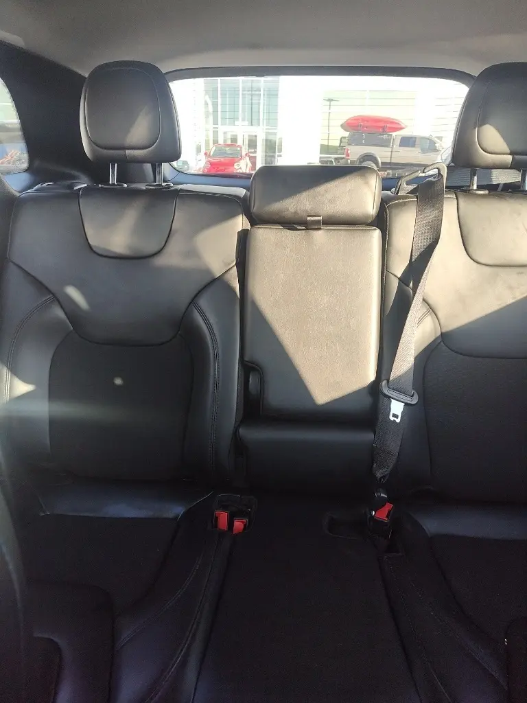 2020 Jeep Cherokee Altitude photo 18