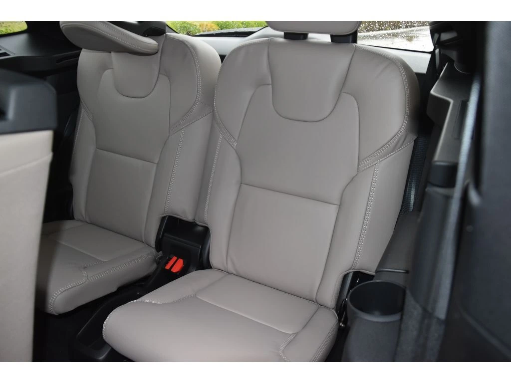 2026 Volvo - image 16