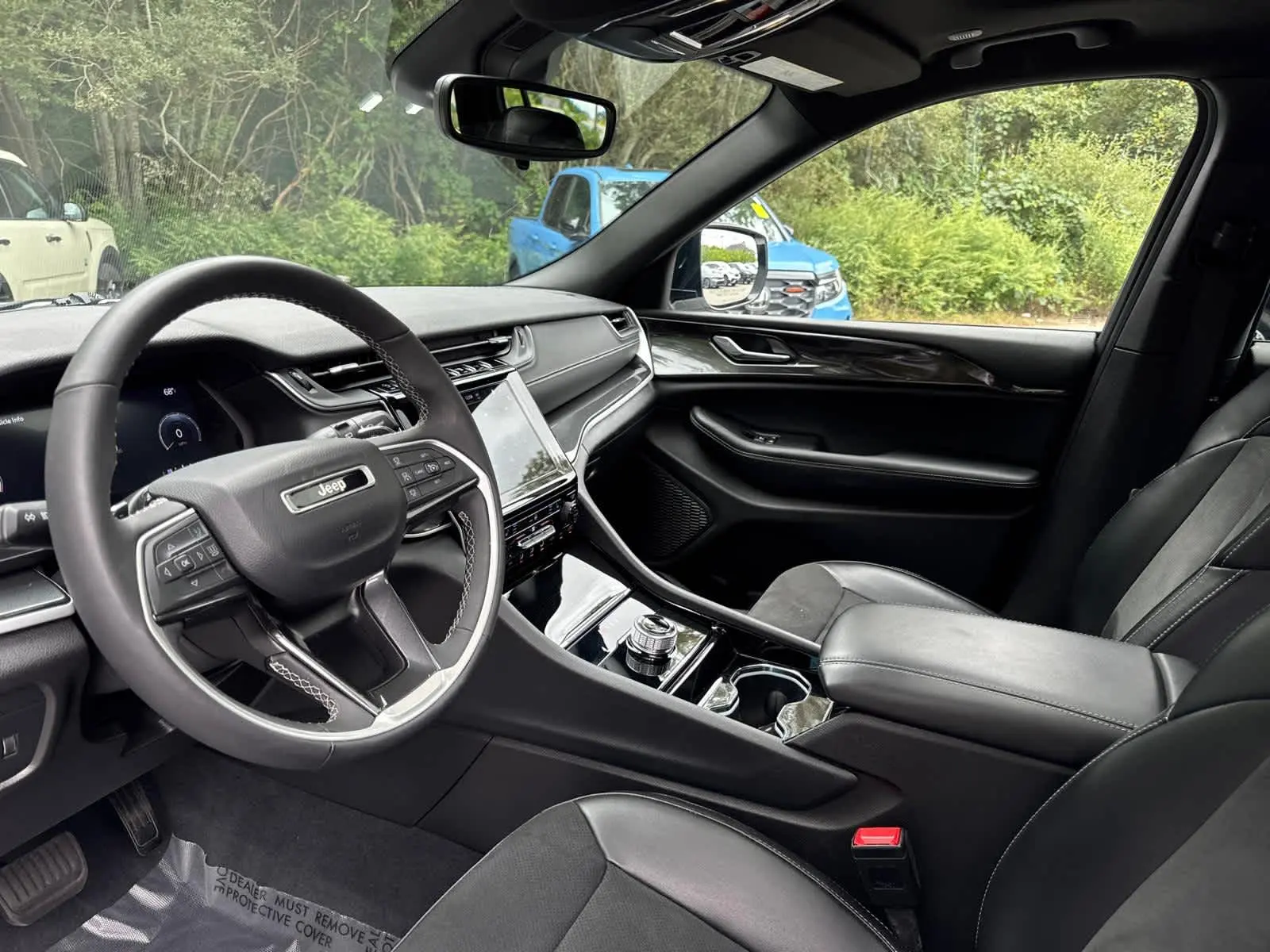 2023 Jeep Grand Cherokee Altitude photo 10