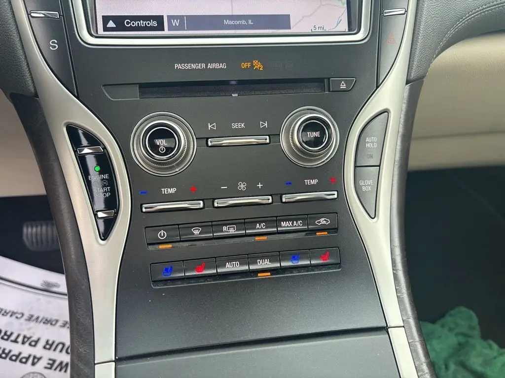 2019 Lincoln Nautilus Reserve photo 25