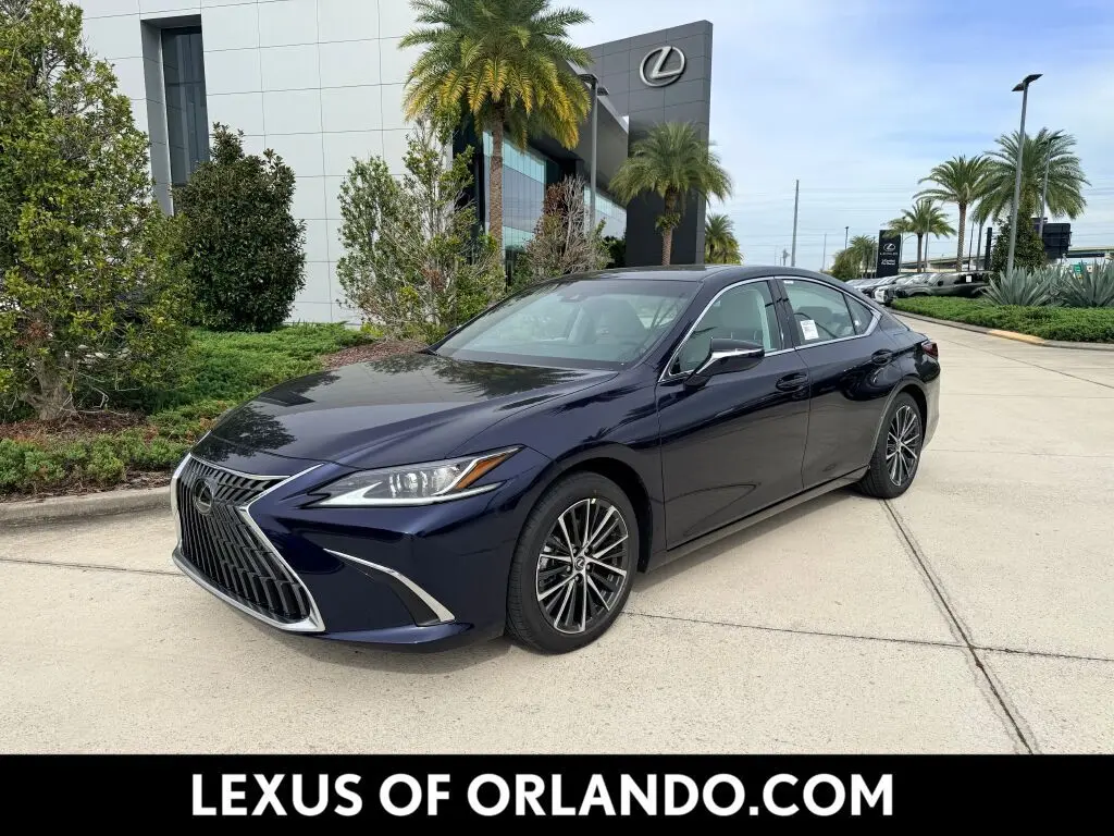 2025 Lexus ES 350's photo