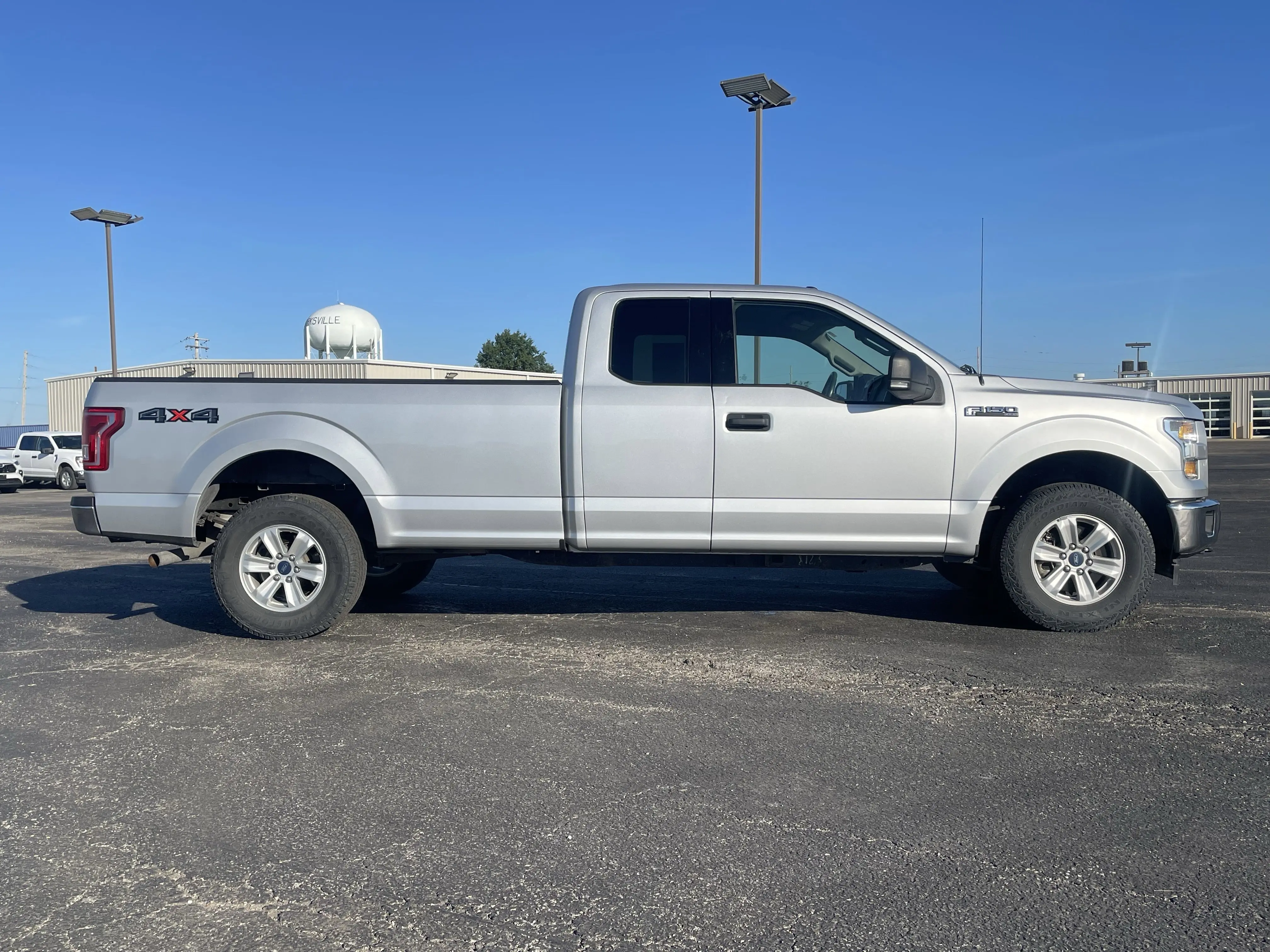 2017 Ford F-150 XLT photo 2