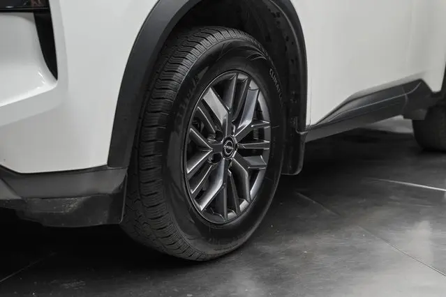 2023 Nissan Rogue S photo 7