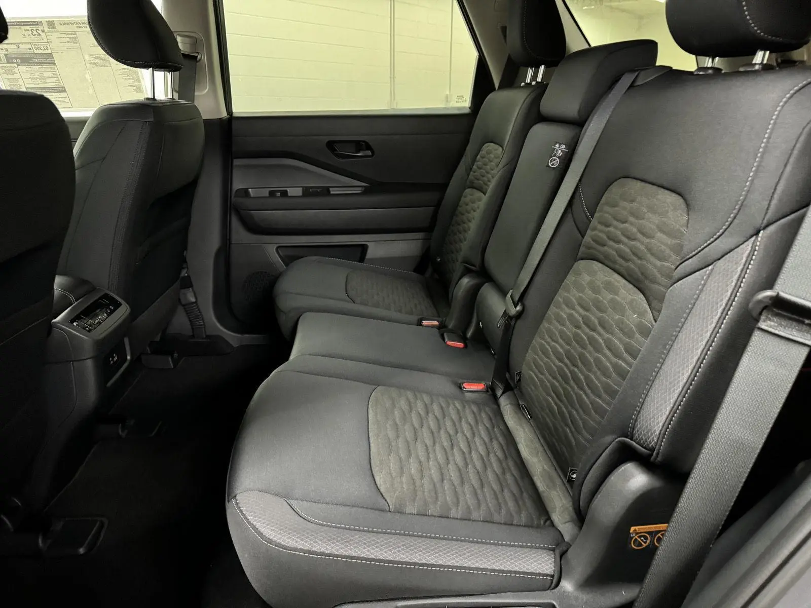 2025 Nissan Pathfinder SV photo 10