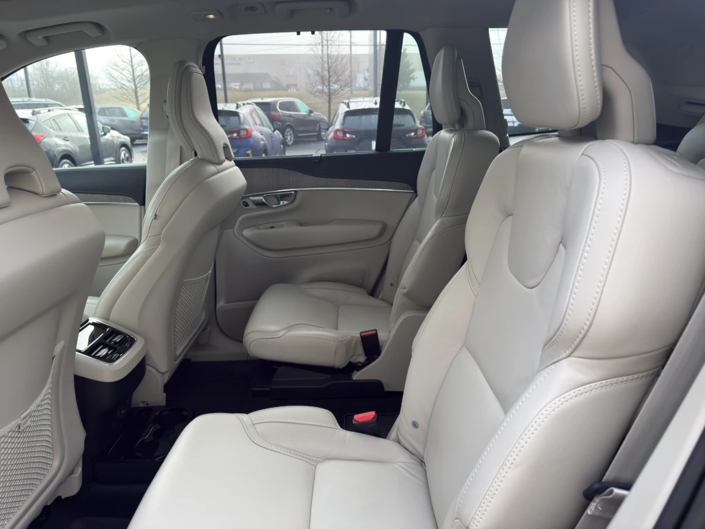 2023 Volvo - image 10