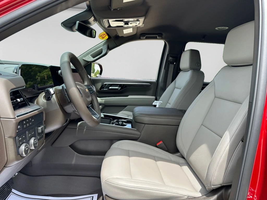 2026 Chevrolet Suburban LT - Photo 19