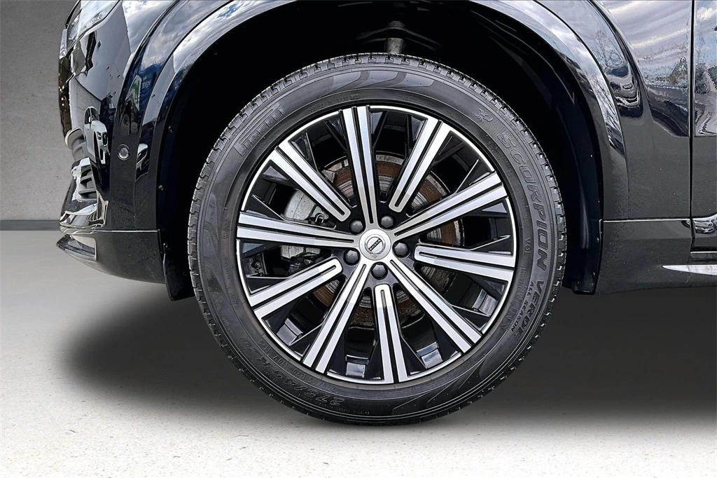 2023 Volvo - image 34