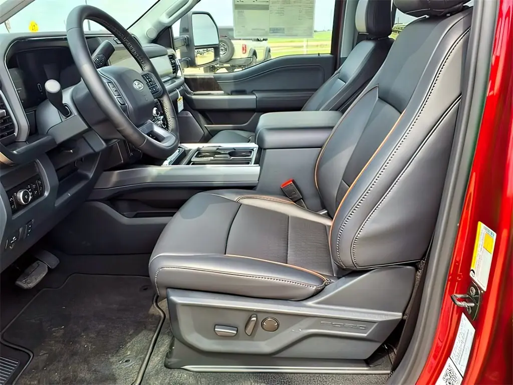 2025 Ford F-250 Lariat photo 19
