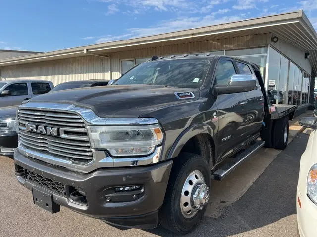 2022 Ram 3500 Laramie photo 3