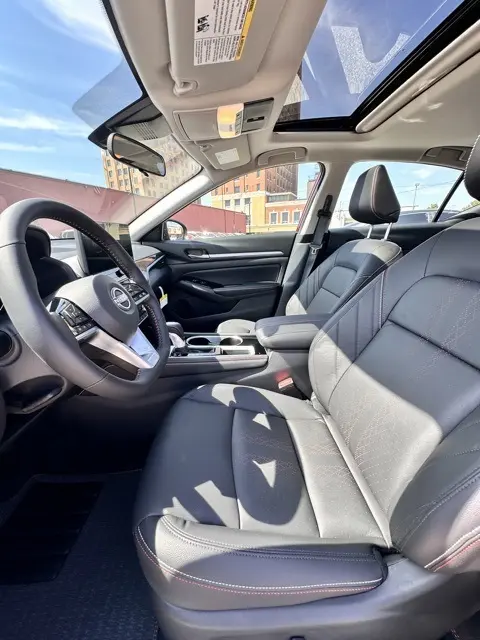2025 Nissan Altima 2.5 SR photo 22