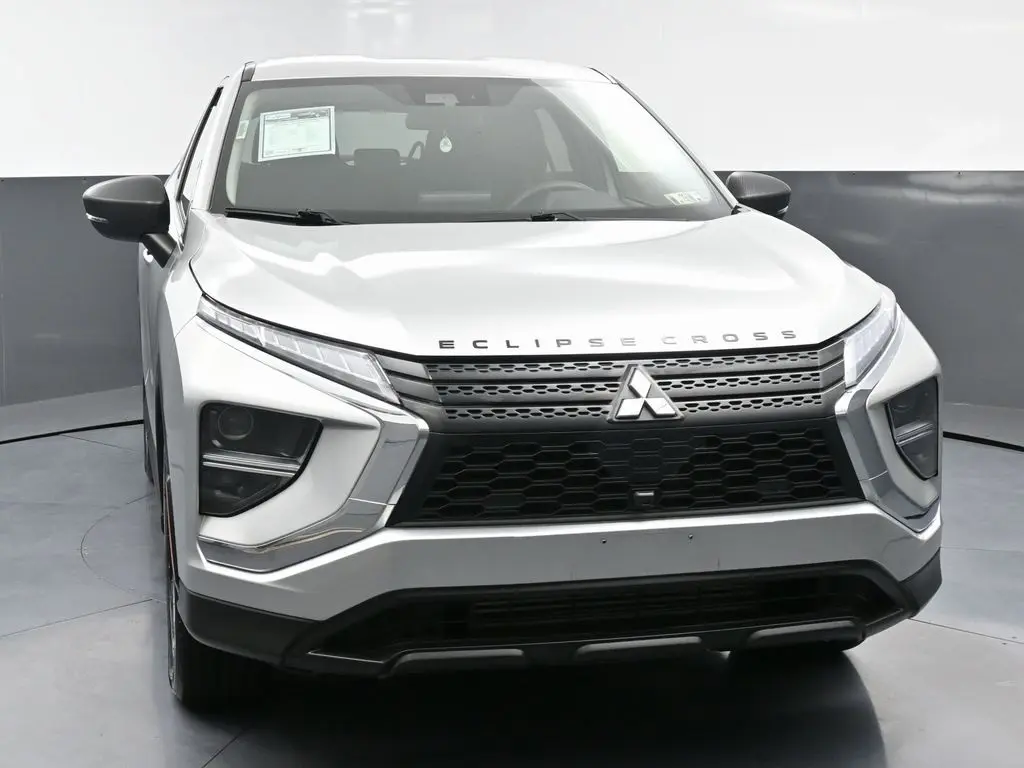 2022 Mitsubishi Eclipse Cross LE SEL GT photo 2