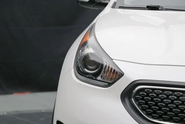 2019 Kia Niro EX Touring S photo 5