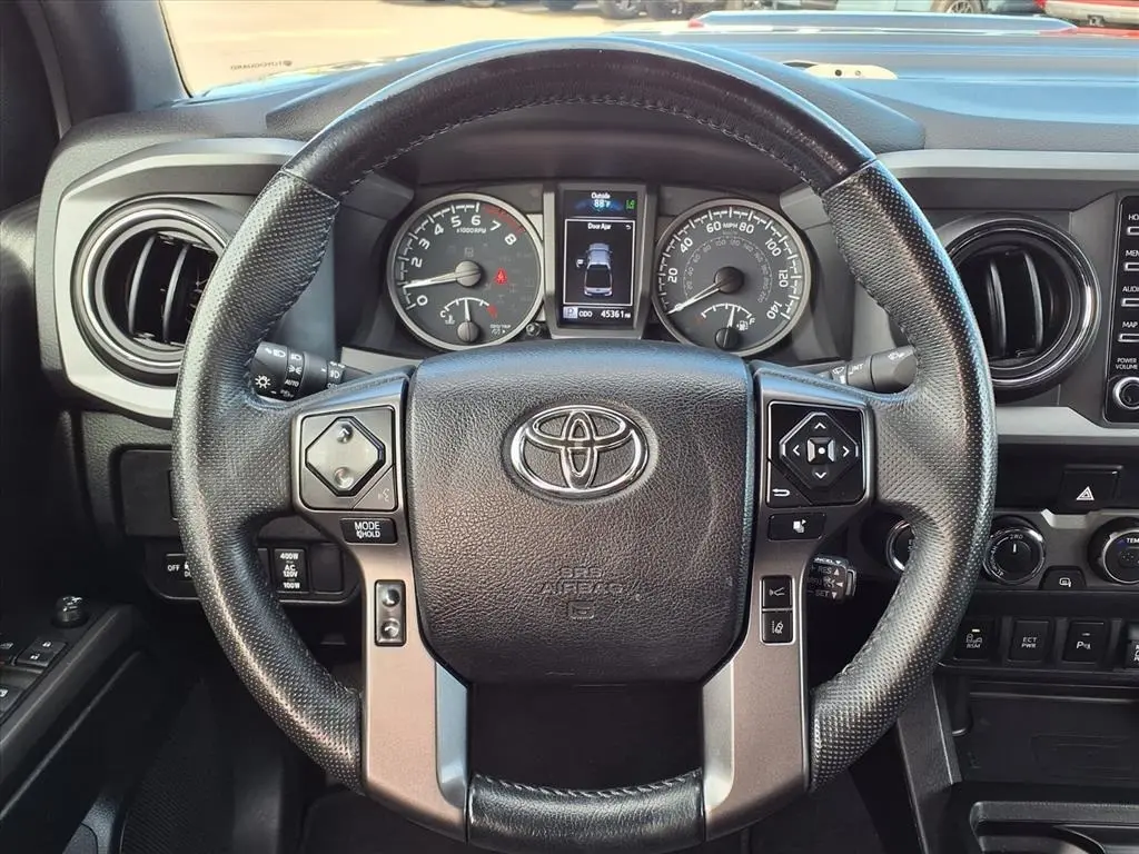 2021 Toyota Tacoma SR5 photo 30