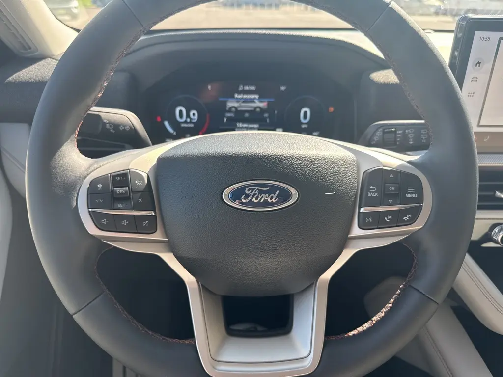 2025 Ford Explorer photo 15