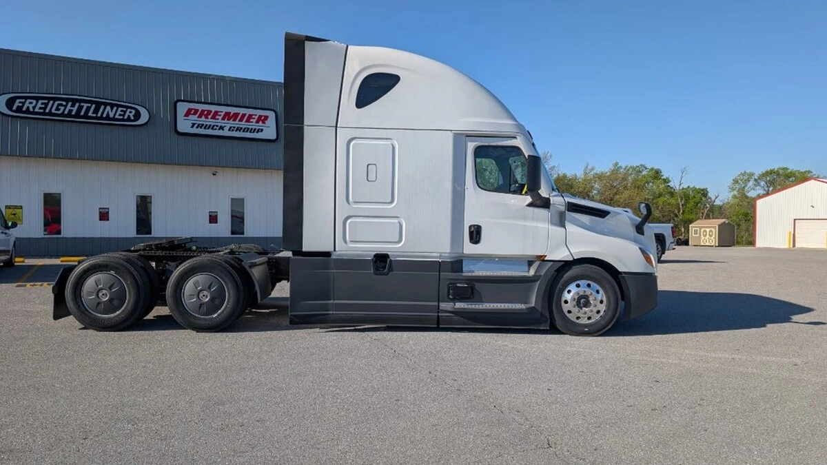 2026 Freightliner Cascadia - image 4