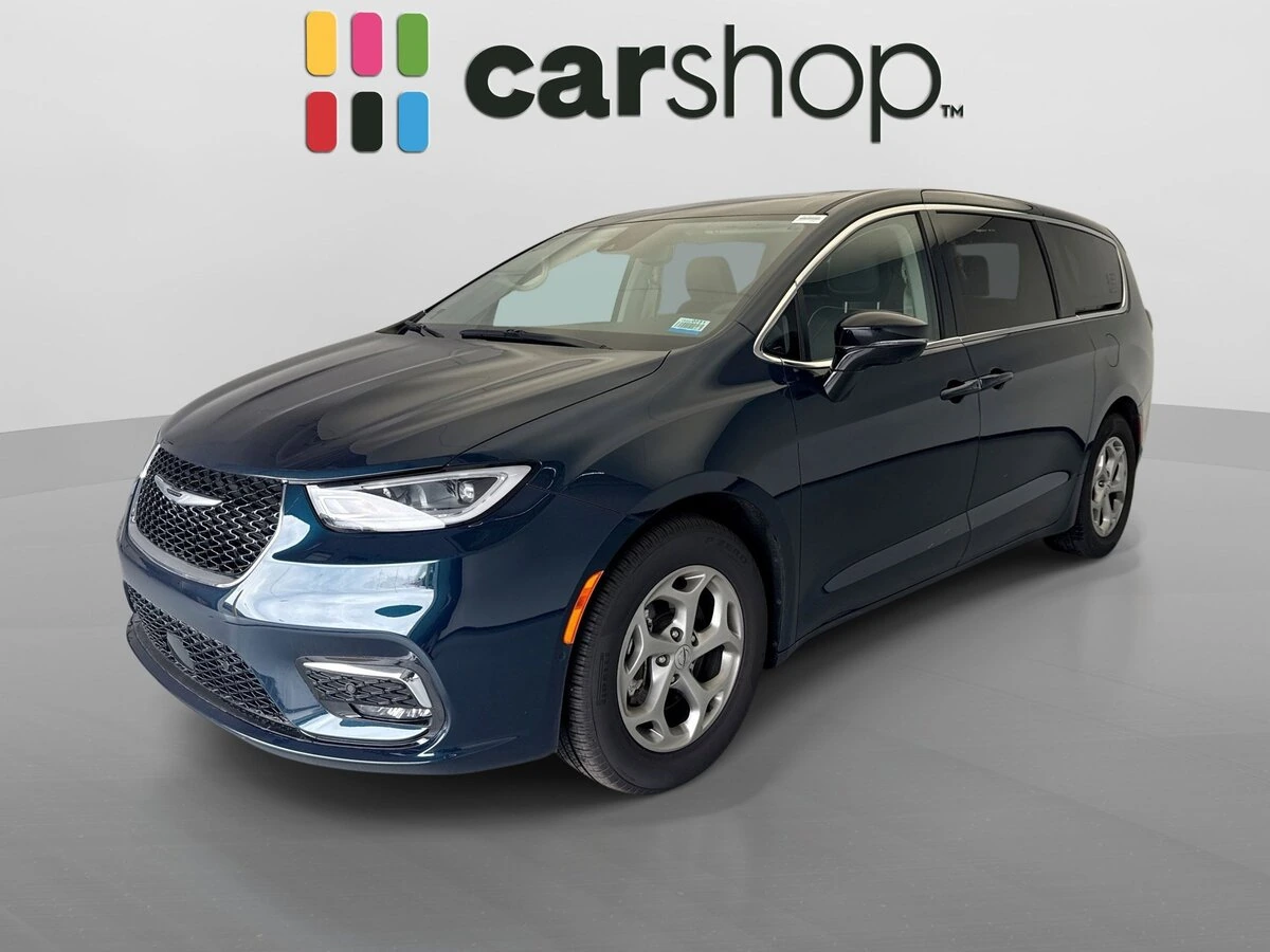 2024 Chrysler Pacifica Limited's photo