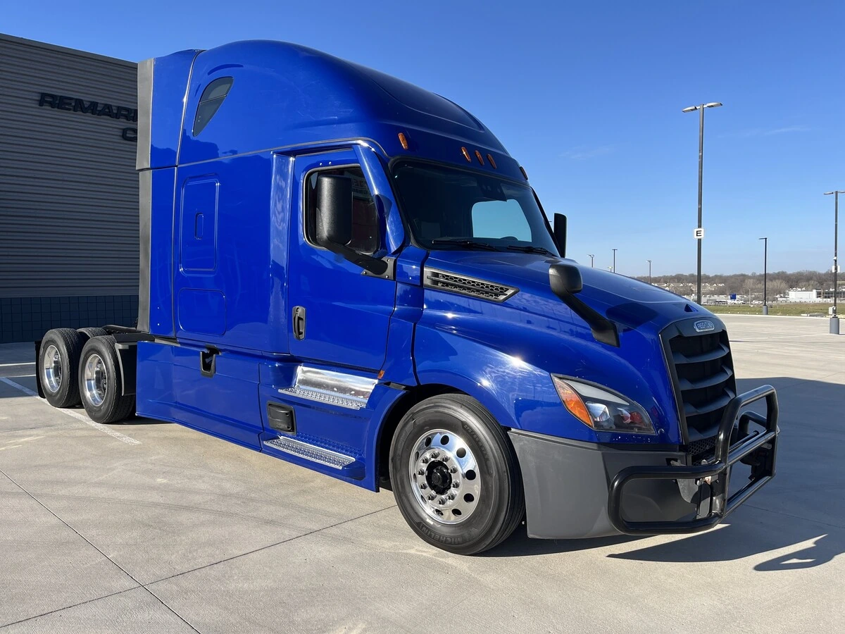 2022 Freightliner Cascadia - image 6