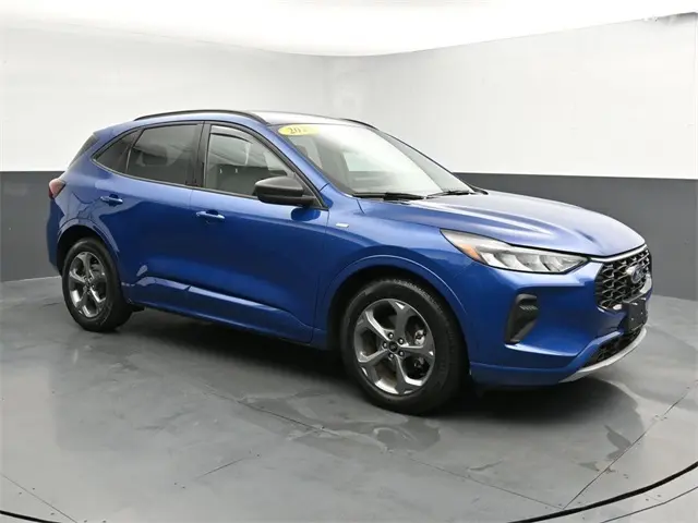 2023 Ford Escape Hybrid ST-Line photo 2