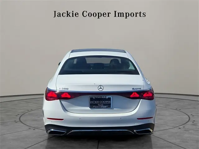 2025 Mercedes Benz E 350 4MATIC photo 4