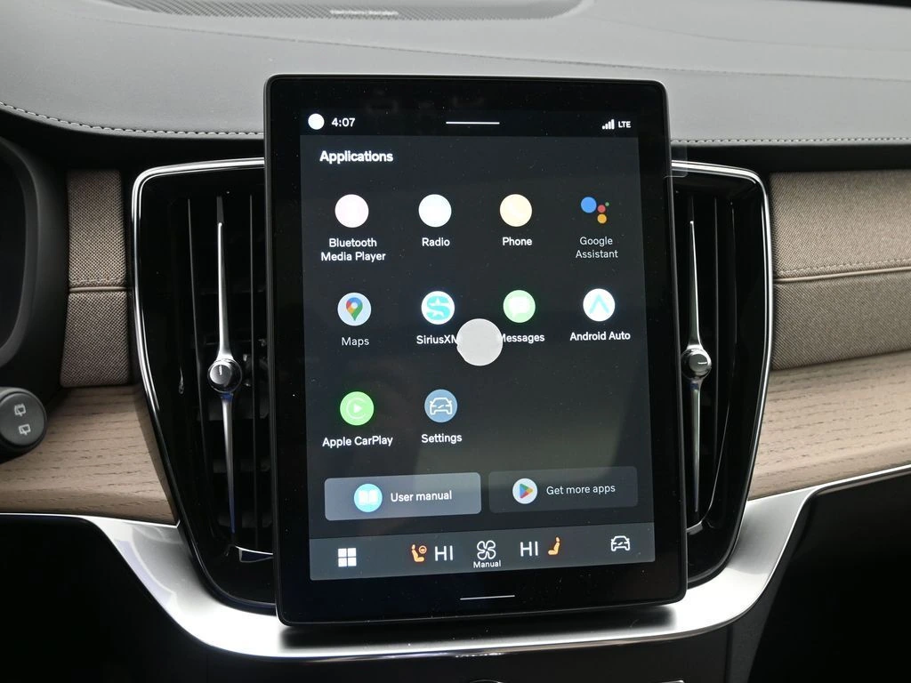 2026 Volvo - image 12