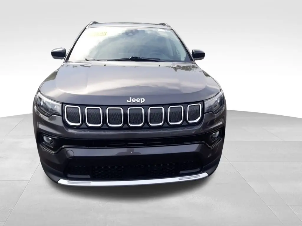 2022 Jeep Compass Limited photo 2