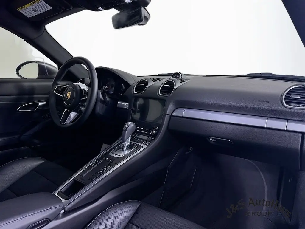 2025 Porsche Cayman S photo 32