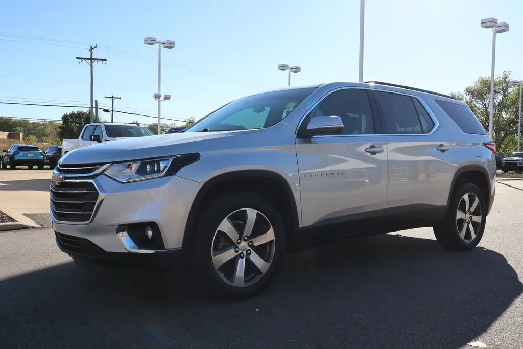 2021 Chevrolet Traverse Leather photo 6