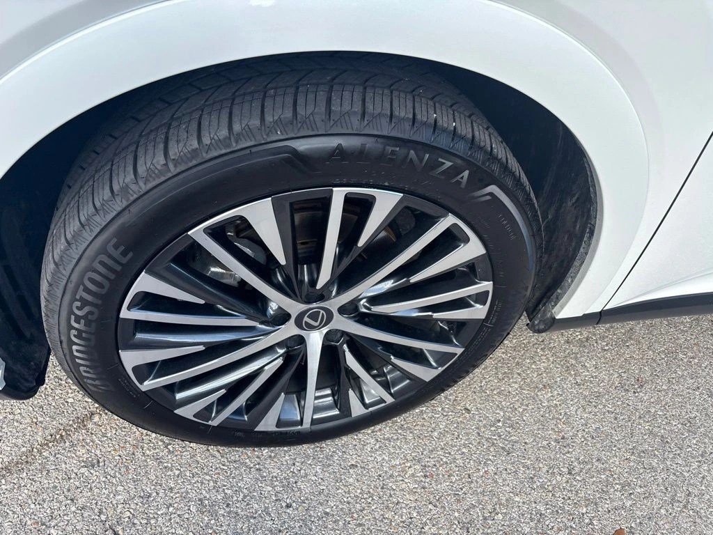2026 Lexus RX 350 - Photo 9