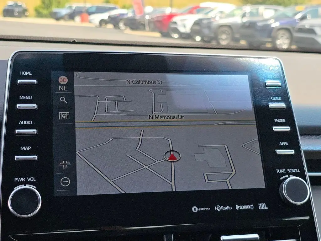 2021 Toyota Avalon Hybrid Limited photo 2