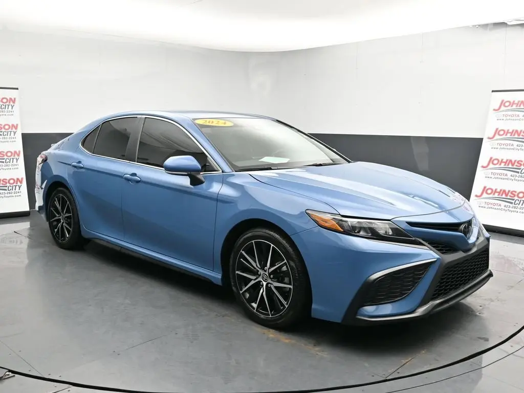 2024 Toyota Camry SE photo 2